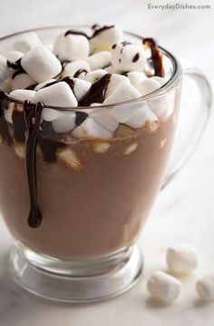 Hot chocolate is the answer to all your winter bluesTry something a little different and warm up with a cup of chocolate hazelnut cocoa Think Food, Hot Fudge, Kawaii Food, Chocolate Hazelnut, Yummy Foods