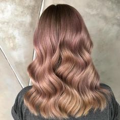 What is Hair Glossing? We’ve Got the Gloss | Wella Professionals Denim Blue Hair, Dark Chocolate Brown Hair, Blush Hair, Warm Blonde Hair, Brassy Hair, Honey Hair Color, Brown Hair Looks, Hair Gloss, Cool Blonde Hair