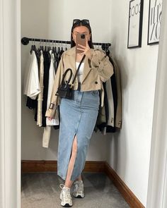 Concert Outfit Modest, Denim Skirt And Sneakers Outfit, Modest Outfit, Denim Skirt Outfits, Long Denim Skirt, Easy Trendy Outfits, Stylish Work Outfits