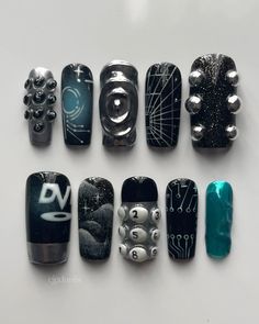 Goth Vacation Nails, Rain Inspired Nails, How To Make Press On Nails, Cute Black Nails Ideas, Grunge Nail Designs, Cybersigilism Nails, Nail Ideas Holiday, Vamp Nails, Ig Nails