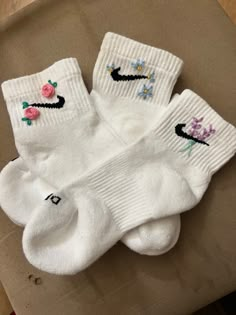 Nike Socks Women, Pretty Socks, Socks Aesthetic, Clothes Embroidery Diy, Embroidered Socks, Trendy Socks, Trust In Jesus, Cute Clothing Stores, Cute Nike Outfits