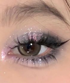 Dark Coquette Makeup Aesthetic, Dark Kpop Makeup, Makeup Ideas Party Night, Dark Pink Outfit Ideas, Y2k Douyin Makeup, Princess Dark Aesthetic, Dark Princess Makeup, Makeup Looks Night Out, Korean Party Makeup