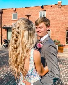 Blonde Prom Hair, Western Prom, Hair Ideas Medium, Hoco Hair Ideas Half Up, Hoco Hair Ideas Down, Hoco Hair Ideas Medium