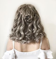 Homecoming Hairstyles Short Hair, Weaving Styles, Colorful Hairstyles, Awesome Hairstyles, Elegant Updos, Styles Hairstyles