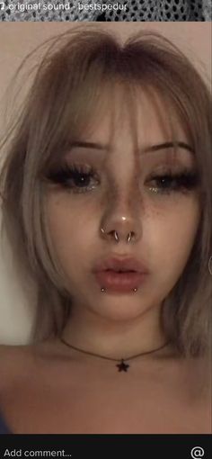 Pale Grunge Makeup, Alternative Glam Makeup, Natural Makeup Grunge, Dirty Makeup Look, Y2k Smokey Eye, Grunge Eyebrows, Sleep Eye Makeup, Sleepy Makeup Look, Soft Alt Makeup