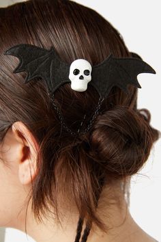 Skull Slide Hair Clips- A fun spooky inspired hair accessory- Set of two- White skull with black wings and chains Product Code: DWFY071 Skull Hair Clip, Hair Accessories Set, Black Wings, Claw Clip, Hair Accessory, Hair Clip, Fabric Care, Hair Pins, Skeleton