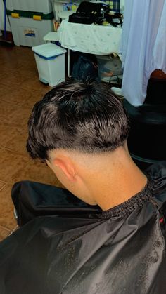 #fade #haircut #lowfade #midfade #barber #barbershop #barbería #degradado Low Fade Cabelo Grande, Low Mid Fade, Low Fade Cut, Young Men Haircuts, Men Fade Haircut Short