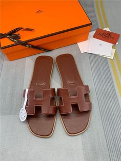 Size: 35-47 It comes with Dust box, Care manual, Tag, and Paper bag.Size Guide: Casual Slides, Shoes For Man, Men Slippers, Hermes Shoes, Hermes Oran, Beach Casual, Cross Bag, Timeless Handbag, Mens Slippers