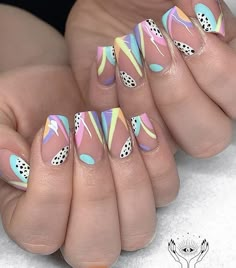 Funky Abstract Nails, Summer Nails 2023 Gel, Summer Nails 2023 Color Trends, Nails 2023 Color Trends, 2023 Color Trends, Colors Nails, Easy Manicure, Funky Nail Art, Retro Nails