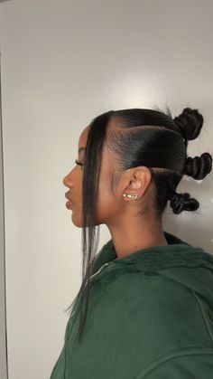 Knot Hairstyle, 2000s Hairstyles, Bantu Knot Hairstyles, Bantu Knot, Sleek Ponytail Hairstyles, Flat Iron Hair Styles, Sleek Ponytail, Sleek Hairstyles