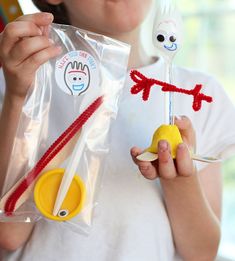 Make Your Own Forky for a Toy Story Party (FREE Printable Labels) | Sunny Day Family Make Your Own Forky, Forky Craft, Buzz Lightyear Birthday Party, Buzz Lightyear Birthday, 4de Verjaardag, Toy Story Party Decorations, Toy Story Baby, Jessie Toy Story, Toy Story Theme