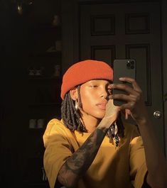 Short Locs On Black Women, Androgynous Black People, Masculine Black Women, Black Masc Women, Bae Style, Stud Outfits, Nonbinary People, Lesbian Outfits, Cute Sweater Outfits