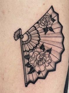 Traditional Spanish Tattoo, Traditional Japanese Fan Tattoo, Trad Fan Tattoo, Koomote Tattoo, Fan Traditional Tattoo, Japanese Fan Tattoo Traditional, Italian Tattoos Symbols, Folding Fan Tattoo, Fan Tattoo Japanese