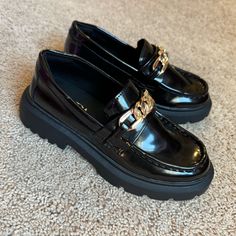 Girls Zara School Shoes Never Worn Perfect Condition Black School Shoes, Shoes Color, Zara Shoes, School Shoes, Zara Black, Black Aesthetic, Girls Shoes, Black Shoes, Kids Shoes