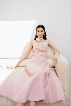 Chic Pink Evening Dress For Banquet, Pink A-line Midi Dress For Evening, Chic Pink Dresses For Banquet, Chic Pink Dresses For Banquets, College Wardrobe, Flower Midi Dress, Strappy Midi Dress, Cotton Midi Dress, Looks Chic