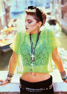 Madonna Venice, Italy (1984) Madonna 80s Outfit, Madonna 80s Fashion, Madonna Outfits, 80s Theme Party Outfits, Madonna Costume, 80s Madonna, Madonna Like A Virgin, 40s Mode, Madonna Fashion