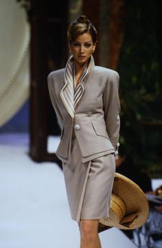 Julia Roberts Style, Christian Dior Runway, Dior Runway, Givenchy Fashion, Dior Collection, Mode Chanel, Christian Dior Haute Couture