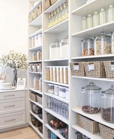 Pantry goals! Here is one of my all time favorite pantries! Nothing like scrolling through organized spaces to motivate me to organize mine. What room do you need inspo to organize? 📷: @thecreativityexchange @cambridgehomecompany #pantry #pantrygoals #pantryorganization #pantrymakeover #pantrydesign #pantrystorage #pantrystaples #kitchenpantry #kitchenorganization #farmhousekitchen #farmhouse #farmhousestyle #farmhousedesign #glassjars #organizedhome #professionalorganizer #organizedlivi... Pantry Organization Ideas Dollar Stores, Pantry Organization Dollar Store, Kitchen Shelving Ideas, Functional Pantry, Pantry Organization Baskets, Pantry Organization Ideas Shelves, Organization Ideas Pantry, Kitchen 2020