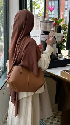 #modestoutfitidea #modestfashion #modestoutfits #hijabifashion Islamic Modest Fashion, Modest Winter Outfits, Fashion Forward Outfits, Modest Outfit Ideas, Instagram Ideas Photography, Muslimah Fashion Outfits, Hijabi Outfits