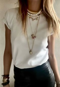 Outfit Pearl Necklace, Pearl Necklace Outfit, Ladies Jewellery, Necklace Outfit, Looks Chic, May 27