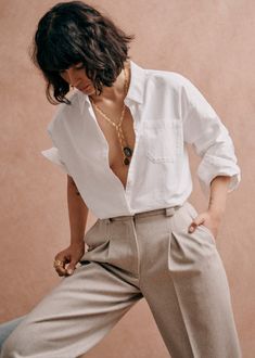 The 15 Staples Every French Woman Has in Her Wardrobe French Style Clothing, French Capsule Wardrobe, French Chic Fashion