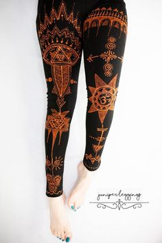 Bleached Clothing, Extra Long Leggings, Painted Clothing, Bleach Art, Womens Leggings, Art How, Leggings Design, Art Clothes, Yoga Clothes