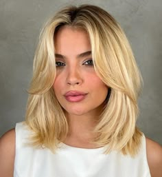 Collarbone Length Hair, Golden Blonde Hair Color, Messy Bob Hairstyles, Golden Blonde Hair, Blonde Hair Inspiration