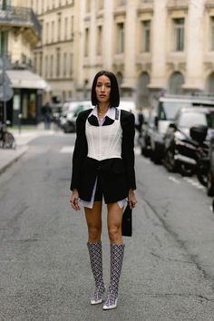 Streetwear Paris Fashion Week, Styling Board Fashion, Sporty Bohemian Style, Nyfw Outfit Inspiration, Tribeca Aesthetic, Model Style Outfits, Street Style Fashion Women, Street Style Outfit Women, Streetwear Fashion Women Street Styles