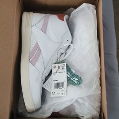 Memory Tech Ortholite Club High Top, Blush And Rust Detail. Off White Sole, Stark White The Rest. 9.5 Nib Nwt . True To Size White Reebok Shoes, Reebok Club C Double, Club C 85 Vintage, Reebok Freestyle, Pink Reebok, Reebok Classic Sneakers, Shoes Reebok, Top Women Shoes, Casual Athletic Shoes