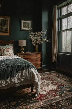 Moody Green Decor, Window Placement In Bedroom, Country Aesthetic Home Decor, Cozy Victorian Bedroom, Moody Academia Decor, Green And Gold Room, Antique Furniture Bedroom, Modern Vintage Interior, Dark Green Bedroom Ideas