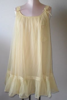 Nightgown Short, Lingerie Vintage, Nice Picture, Yellow Baby, Short Gowns