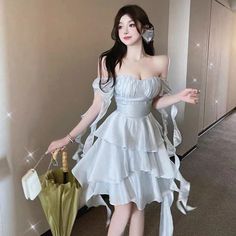 Retro Gentle Ribbons Chiffon Ruffles Dress Puff Sleeves Square Collar Streamers Irregular Cake A-Line Skirt Dress Fairy Vestidos Size XS suitable for weight: 40-45kg; Size S suitable for weight: 45-50kg; Size M suitable for weight: 50-55kg; Size L suitable for weight: 55-60kg; ? Elegant Feminine Outfits, Fairy Mini Dress, Txt Concert, Chiffon Ruffle Dress, Chic Summer Dresses, Ruffles Dress, Dress Fairy, Spring Maxi Dress, Elegant Skirt