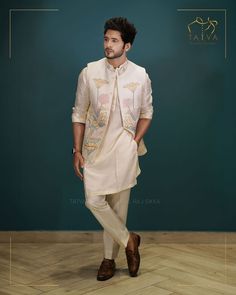 Casual Traditional Outfits Men, Designer Kurta For Men Wedding, Indowestern Outfits For Men, Designer Kurta For Men, Indian Wedding Suits Men, Tulsi Vivah, Mens Traditional Wear, Indian Wedding Clothes For Men