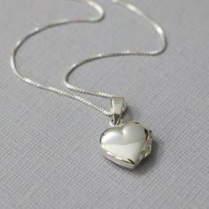 Sterling Silver Heart Locket Necklace, Locket Jewelry, Photo Locket Necklace, Gift for Her, Annivers Chain Locket, Necklace Girlfriend, Silver Heart Locket, Sterling Silver Initial Necklace, Promise Necklace, Silver Locket Necklace, Meaningful Necklace, Heart Necklaces, Box Necklace