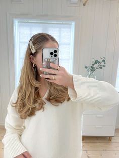 Stockholm Hairstyle, Clean Girl Aesthetic Hair, Stockholm Hair, Girly Background, Aurora Aesthetic, Hairstyle Aesthetic, Deadpool And Wolverine, Aesthetic Cute, Stockholm Fashion