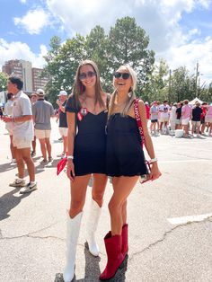 Uga Game Day, Uga Gameday Outfit, Classy Little Black Dress, College Football Gameday