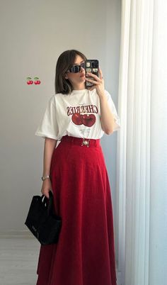 Red Skirt Outfit, Picnic Outfit Ideas, Dressy Casual Outfits, Effortless Outfit, Quick Outfits, Red Skirt, Easy Trendy Outfits, Outfit Trends