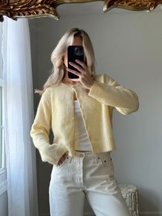 Spring Basics, Soft Feminine Outfits, Outfit Ideas 2024, Outfit Blazer, Feminine Outfits, Yellow Cardigan, Summer Outfit Ideas, Soft Feminine, Wardrobe Outfits