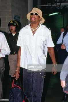 Dennis Rodman Fits, Dennis Rodman Aesthetic, Dennis Rodman Fashion, 2000s Fashion Men, Black Men Street Fashion, Vintage Black Glamour