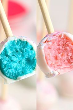 there are two pops with different colored toppings on them, one is pink and the other is blue