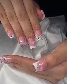 Short nails/frenchie appreciation 😮‍💨💞 Short Frenchies Nails With Design, Short Squared Frenchies, Frenchies Acrylic Nails, Short Frenchies, Shorties Nails, Nail Options, Bling Things, Cute Short Nails