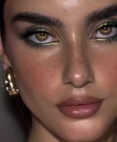 Boho Makeup Ideas, Green Eye Makeup, Maquillage On Fleek, Inspo Makeup, Green Makeup, Green Eye, Makijaż Smokey Eye, Dope Makeup