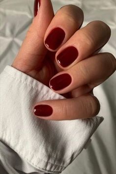 French Manicure Long Nails, Short Oval Nails, Wine Nails, Squoval Nails, Short Gel Nails, Simple Gel Nails, Red Nail Polish, Burgundy Nails, Red Nail