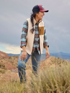 Mad River Sherpa Fleece Vest | Orvis Outdoor Work Clothes Women, Llbean Outfits For Women, Womens Gilet, Outdoorsy Chic Outfits, Mountain Business Casual, Lumberjack Fashion Women, Mountain Lounge Outfit, Outdoor Looks Women, Fall Mountain Outfits Women