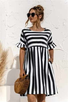 Образ 30 летних Floral Print Dress Summer, Fashion Goals, Ruffle Sleeve Dress, Striped Mini Dress, Beach Wear Dresses, Ruffle Shorts, Daily Dress, Loose Dress, Pocket Dress