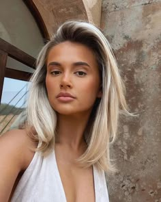 Mid Length Blonde Hair, Long Bob Blonde, Medium Length Blonde Hair, Shoulder Length Blonde, Medium Length Blonde, Wedding Readings, Lob Hairstyle, Blonde Hair Inspiration, Shoulder Length Hair Cuts