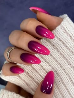 Discover Vibrant Two Tone Summer Ombre Nails for a Trendsetting Season Summer Ombre Nails, Red Ombre Nails, Unghie Sfumate, Pink Ombre Nails, Valentine Nails, Purple Nail, Fancy Nails, Chrome Nails