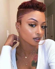 Edgy pixie 🤘🏾 @jasmonique_jorian_ Natural Haircuts, Short Natural Haircuts, Short Hair Designs, Twa Hairstyles, Short Sassy Hair, Sassy Hair, Short Black Hairstyles