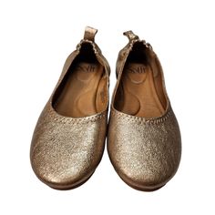 Elevate Your Shoe Game With These Sofft Shoes In A Beautiful Soft Gold Color. These Ballet Flats Feature A Round Toe Shape And A Slip-On Closure For Easy Wear. The Shoes Are Made Of High-Quality Leather With A Leather Lining Material That Ensures Maximum Comfort. The Shoes Come In A Women's Size 6 M And Are Perfect For Any Casual Occasion. The Outsole Material Is Rubber, Which Provides Durability And Support. The Shoes Also Feature A Metal Theme And A Kenny Character Accent. Get Yourself A Pair Cheetah Style, Grey Loafers, Leather Loafers Women, Sofft Shoes, Leather Loafer Shoes, Black Leather Loafers, Classic Shoes, Shoes Womens, Nubuck Leather