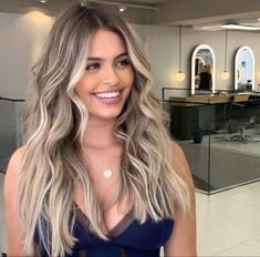 Cool Blonde Balayage On Dark Hair, Blonde Hair Morenas, Balyage Hair, Wedding Hair Colors, Fitness Influencer, Dark Blonde Hair Color, Brown Hair Inspo